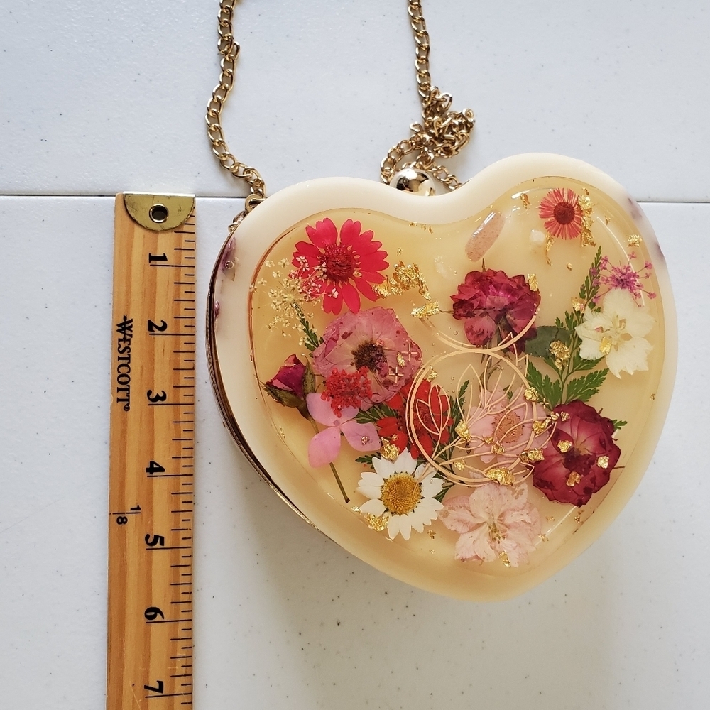 Heart Shaped Pressed Flower Resin Purse Chain Strap Wearable Art Clutch Bella - Picture 11 of 16